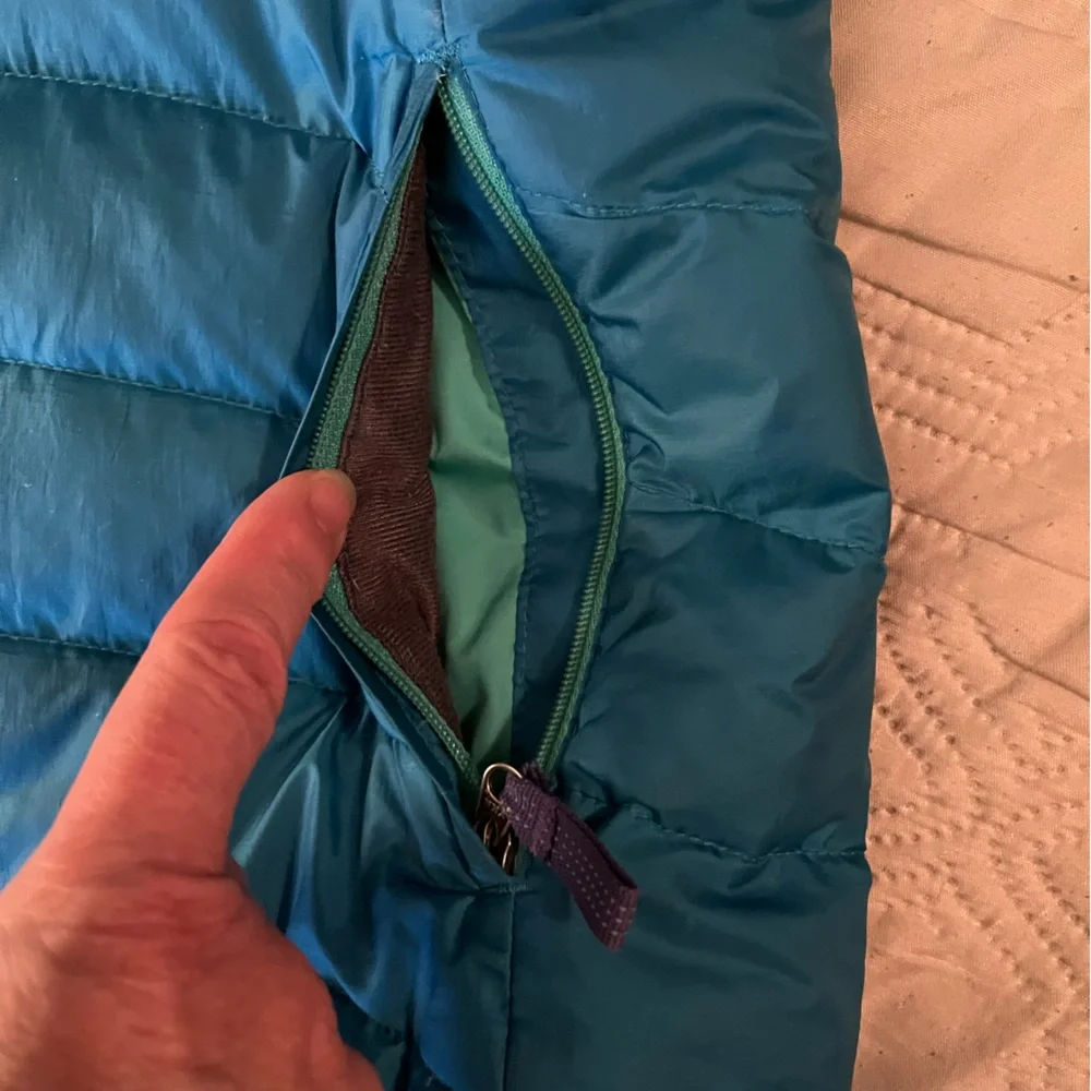 Patagonia Girls (Size 12) Down Jacket/Coat, Underwater Blue/Aqua Green - Picture 10 of 16